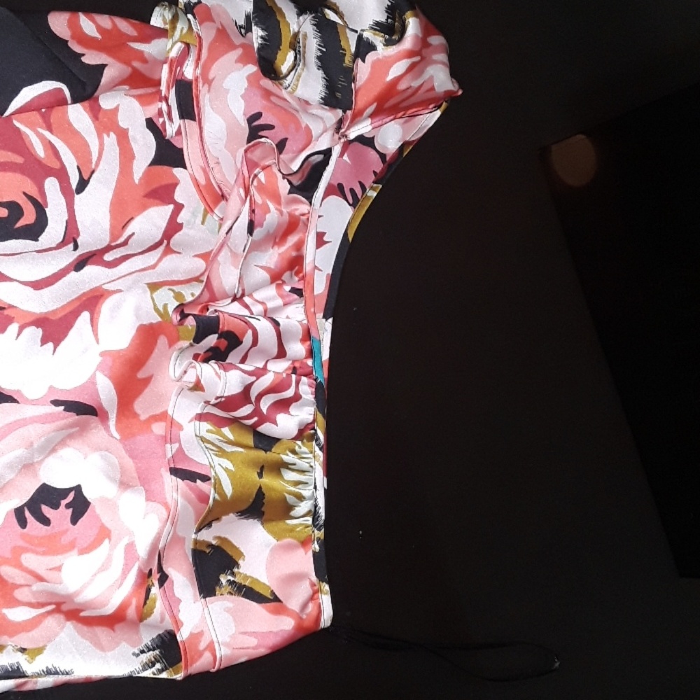 NWT Arden B. One shoulder top - Picture 2 of 4